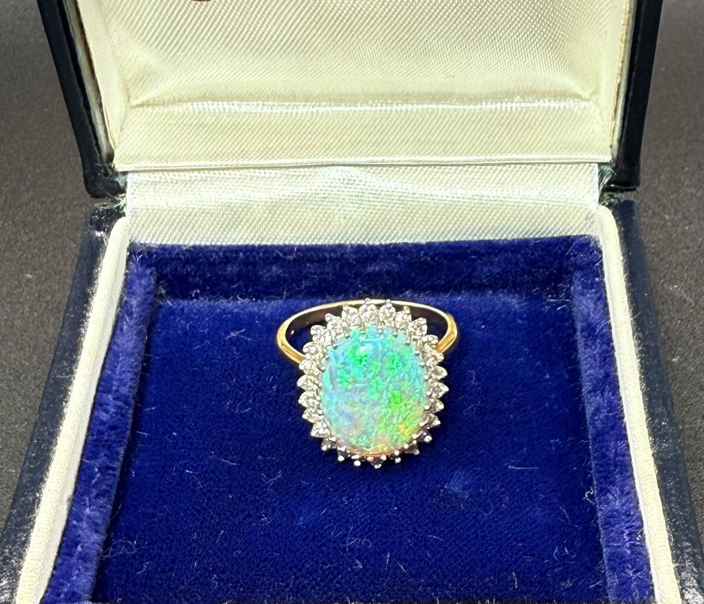 Australians Opal and Diamond Estate ring in 18k gold