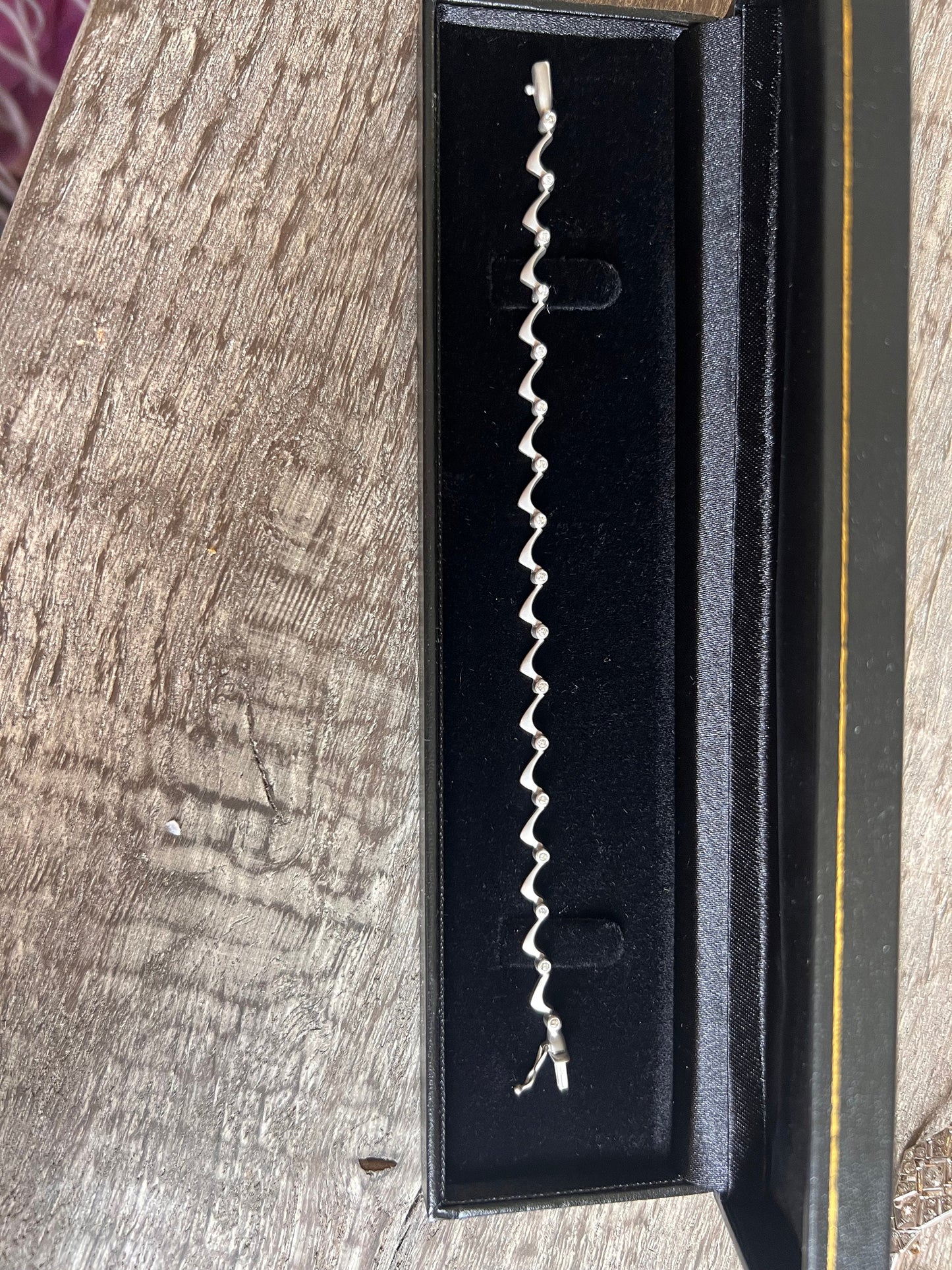 18K White Gold and Diamond Bracelet