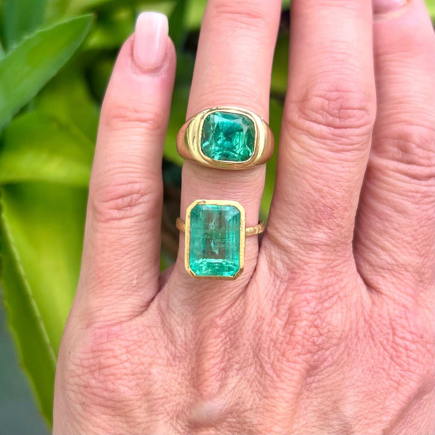Beautiful Lagoon colored Tourmaline 18k ring