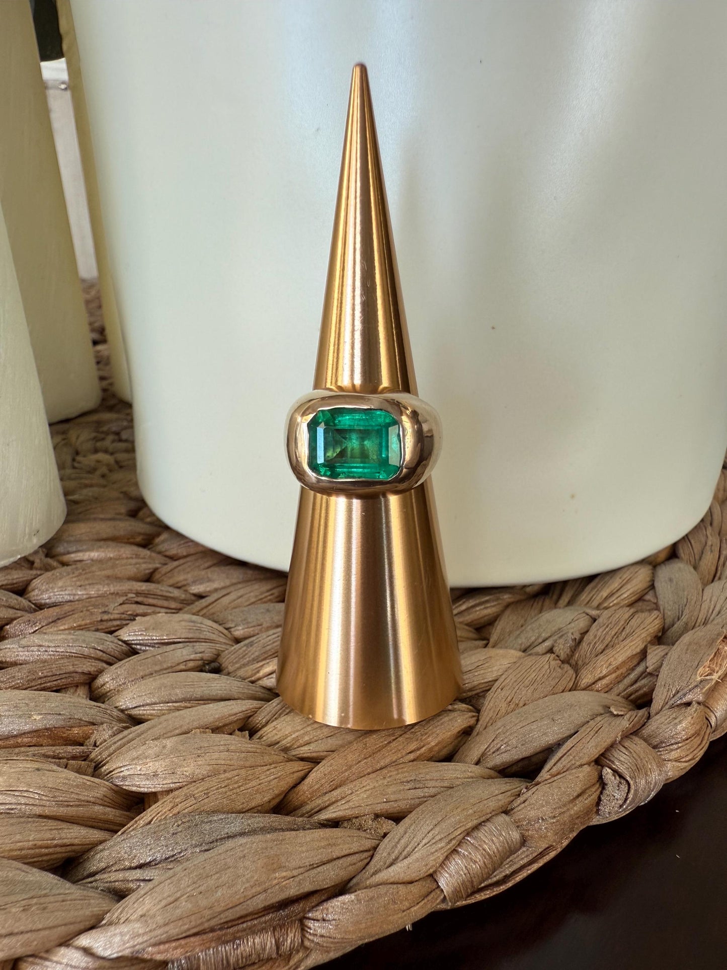 4.7 Zambian Emerald Gypsy Ring 18k