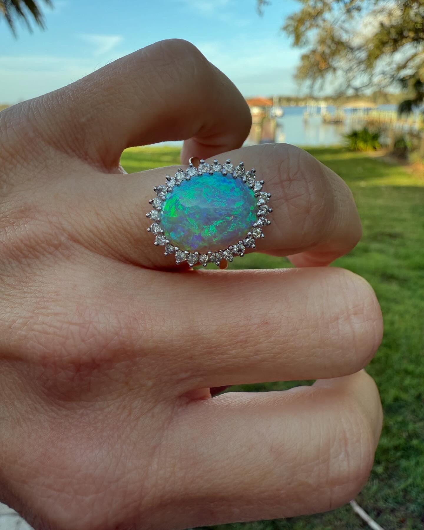 Australians Opal and Diamond Estate ring in 18k gold