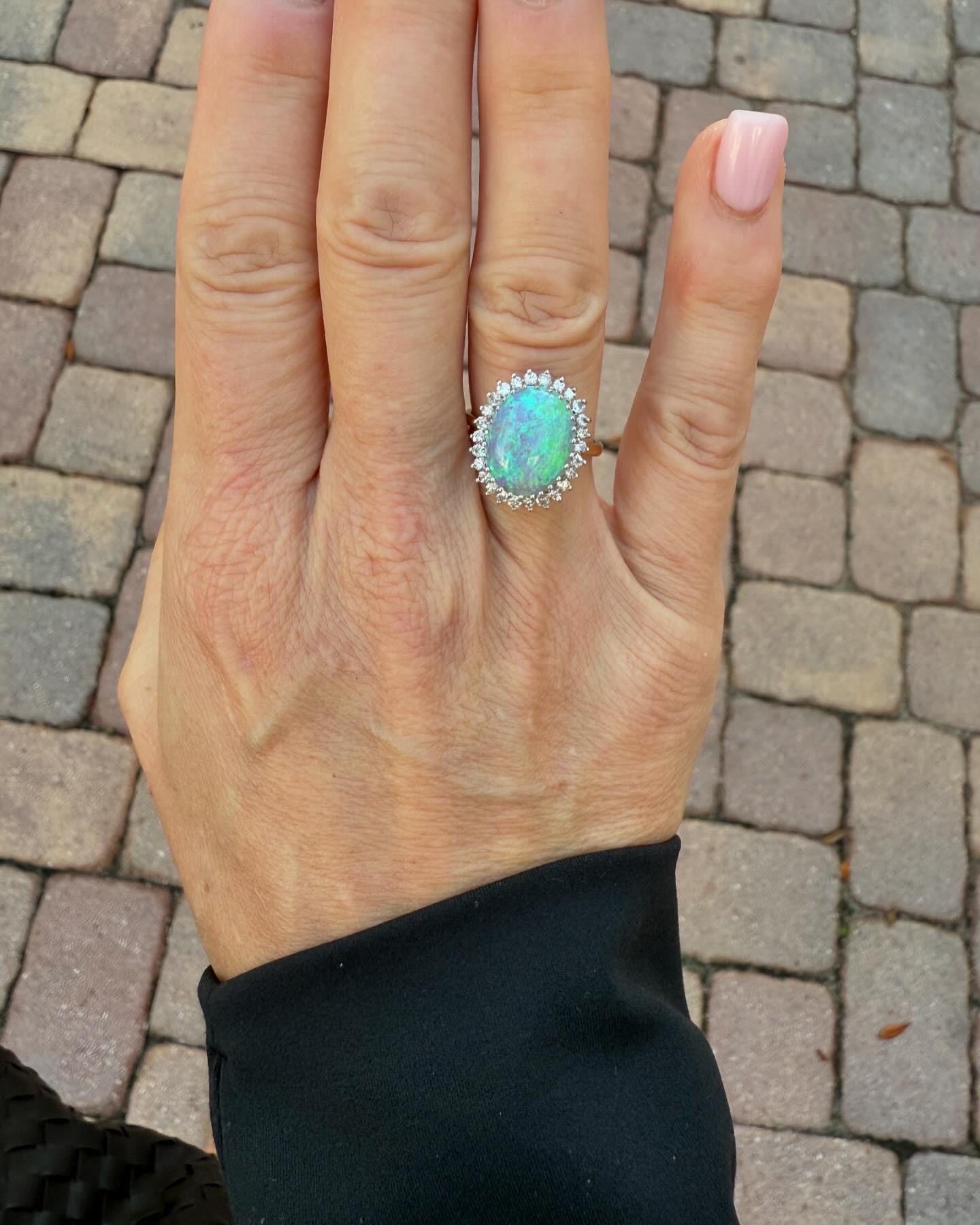 Australians Opal and Diamond Estate ring in 18k gold