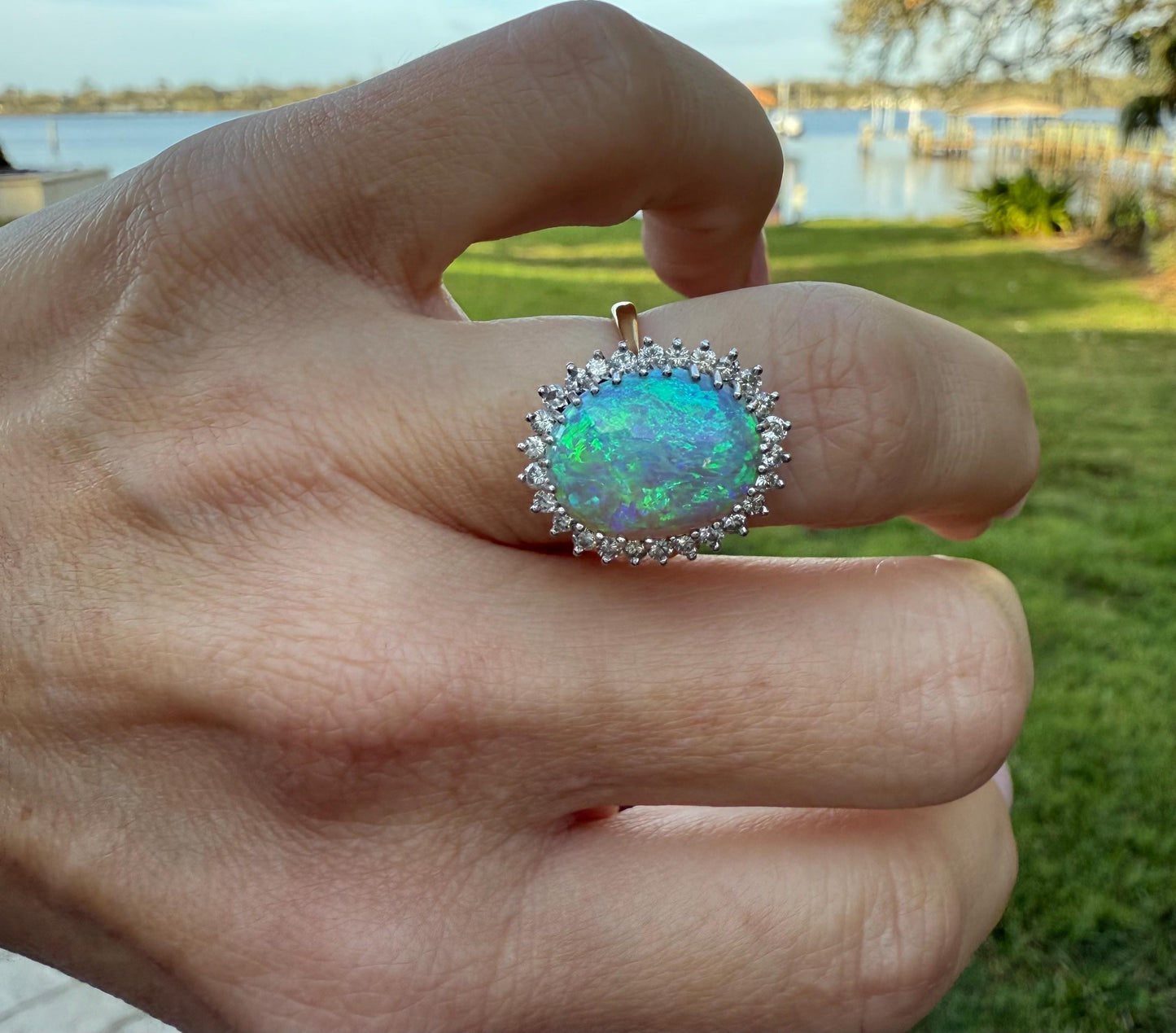 Australians Opal and Diamond Estate ring in 18k gold