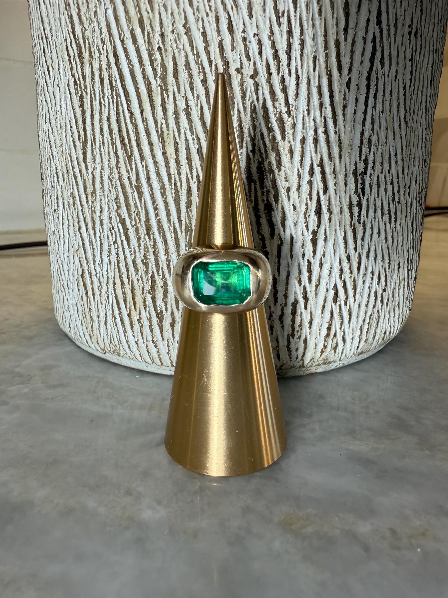 4.7 Zambian Emerald Gypsy Ring 18k