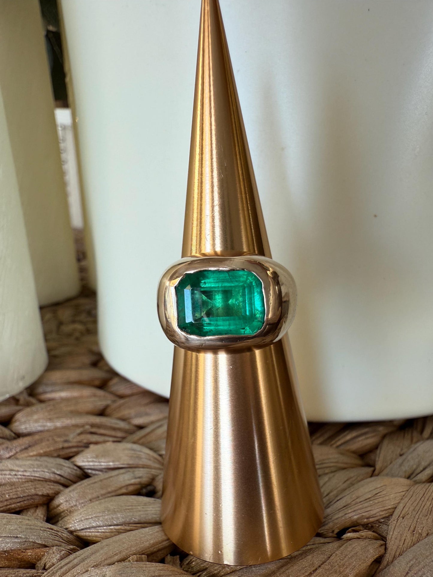 4.7 Zambian Emerald Gypsy Ring 18k