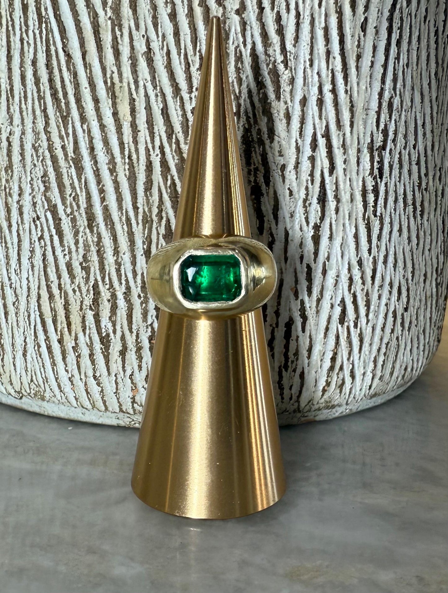 3.0 Carat Zambian Emerald Ring 18K gold