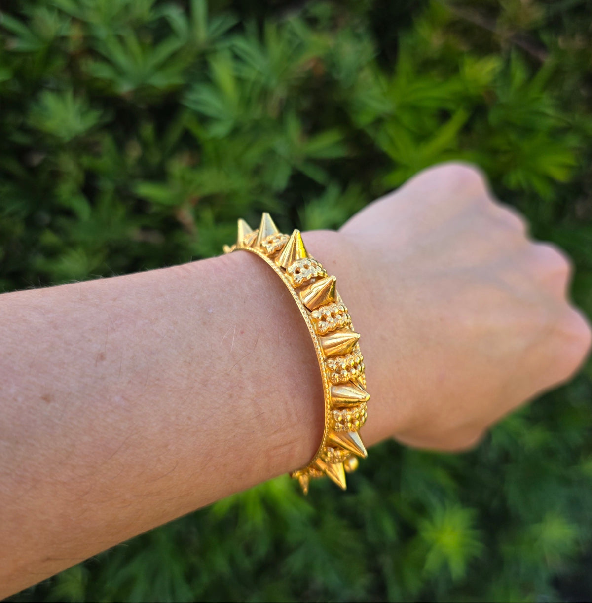 Vintage 21K Gold Mushawak Bangle – Ornate Spiked Gold Bracelet