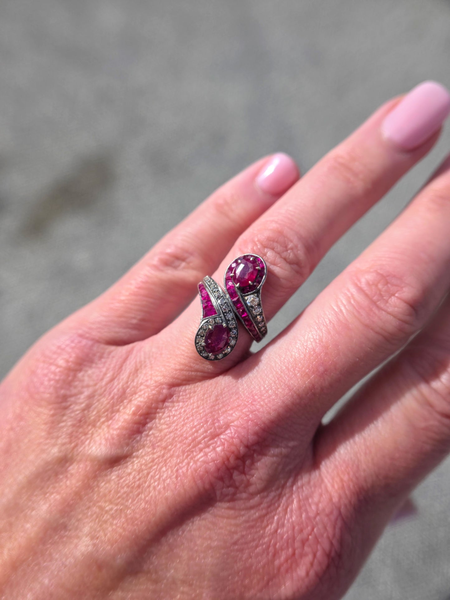 Antique Ruby ring in 18K