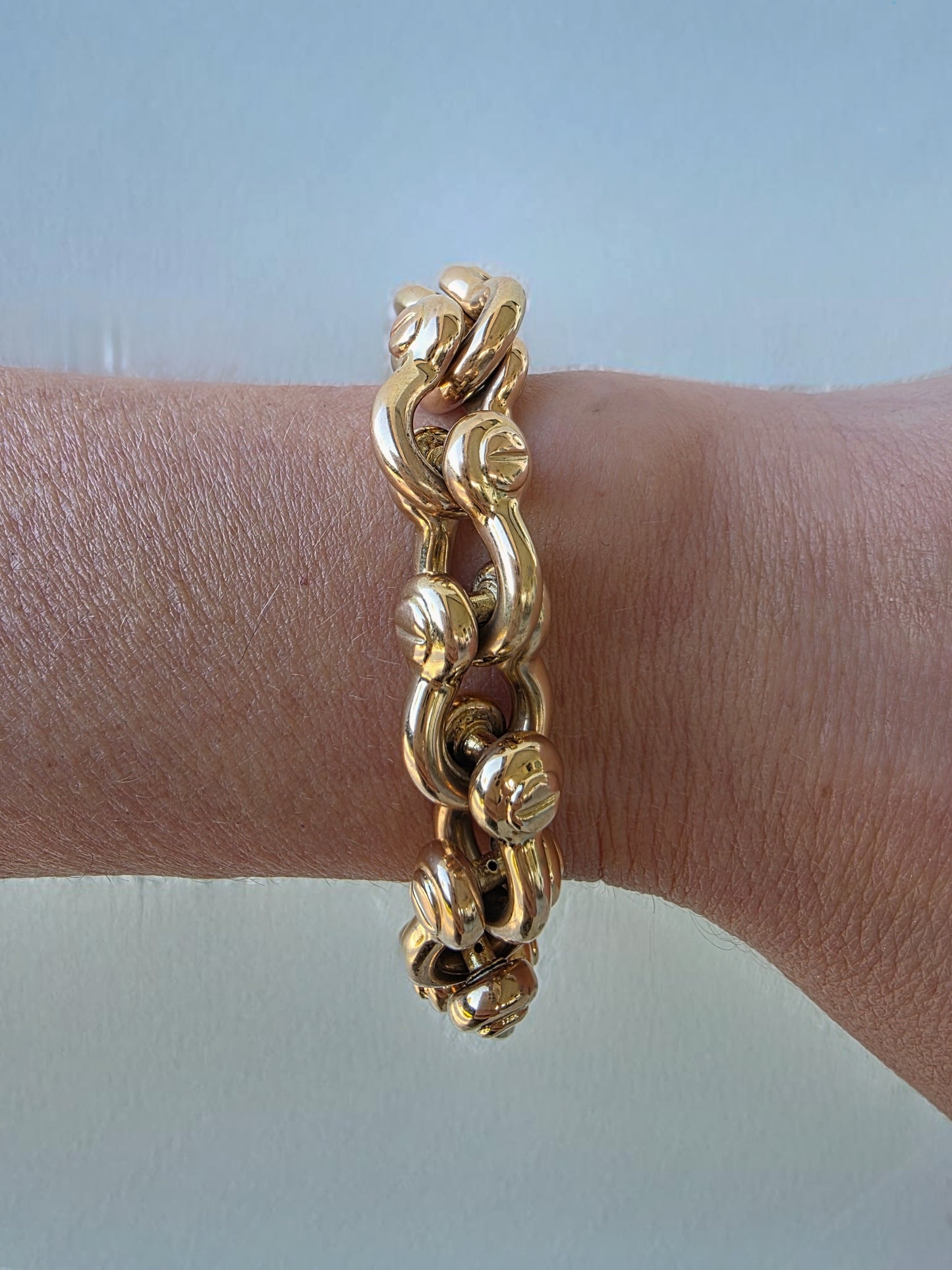 14K Horseshoe Shackle Bracelet