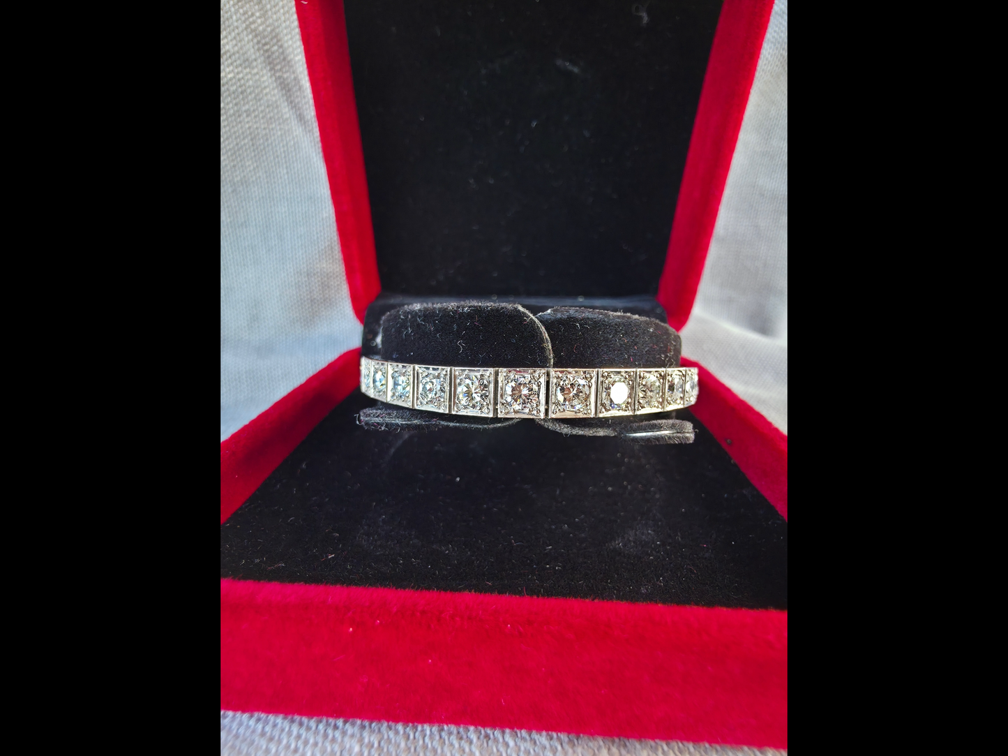 Art Deco 7 ctw Diamond Tennis bracelet