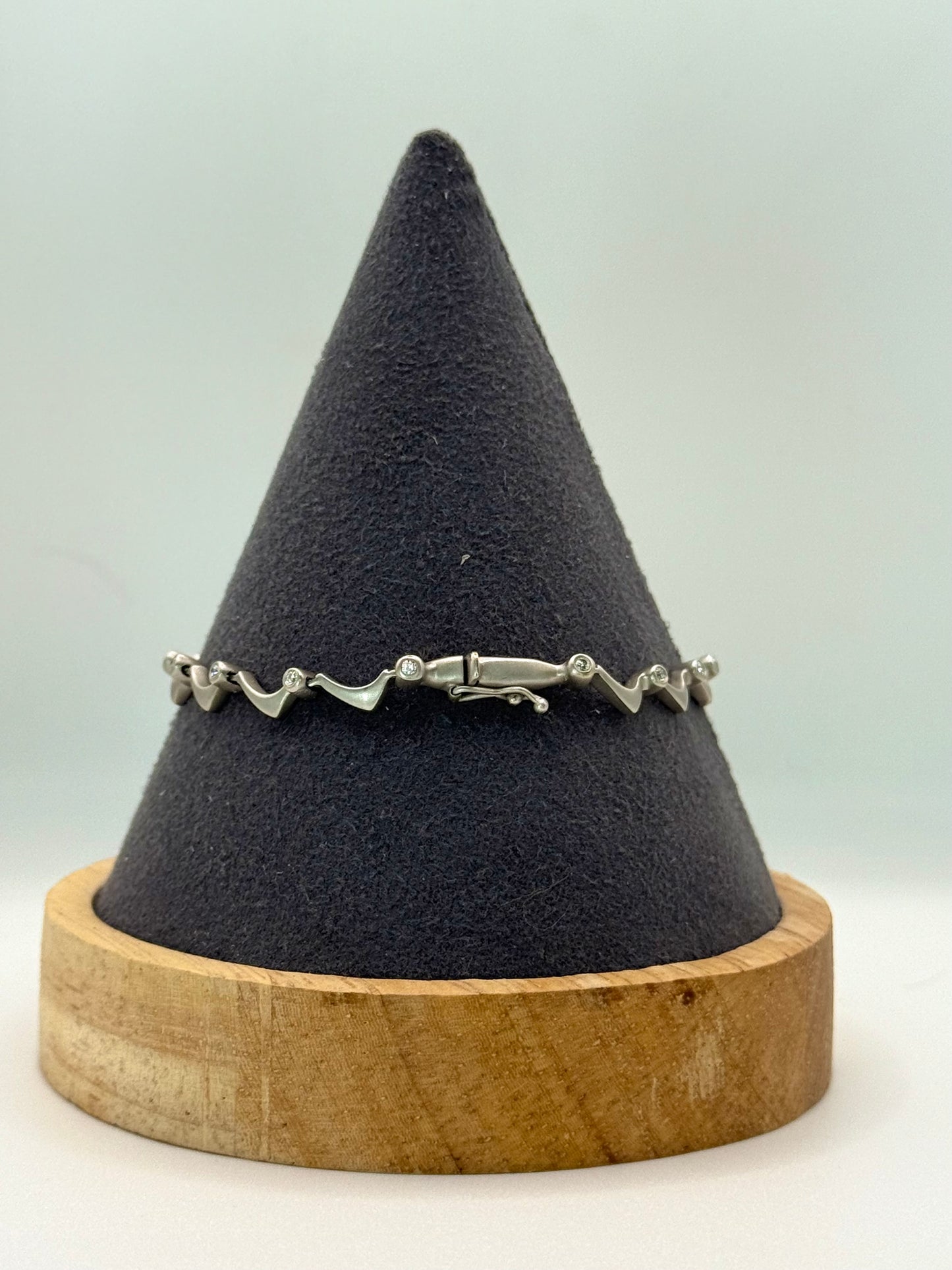 18K White Gold and Diamond Bracelet