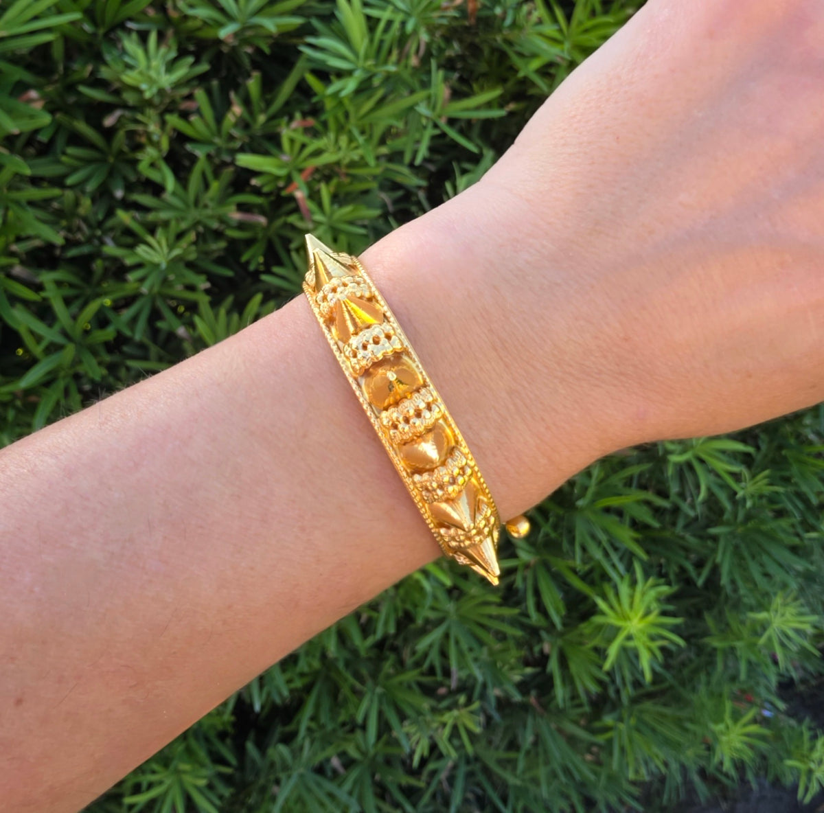 Vintage 21K Gold Mushawak Bangle – Ornate Spiked Gold Bracelet