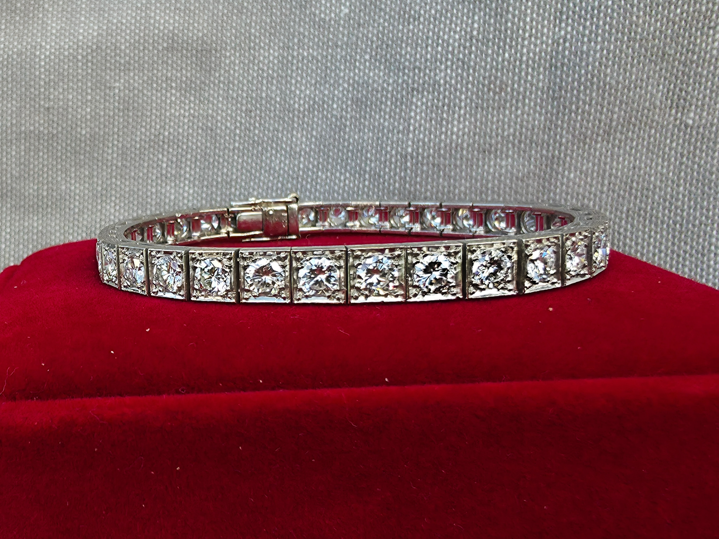 Art Deco 7 ctw Diamond Tennis bracelet