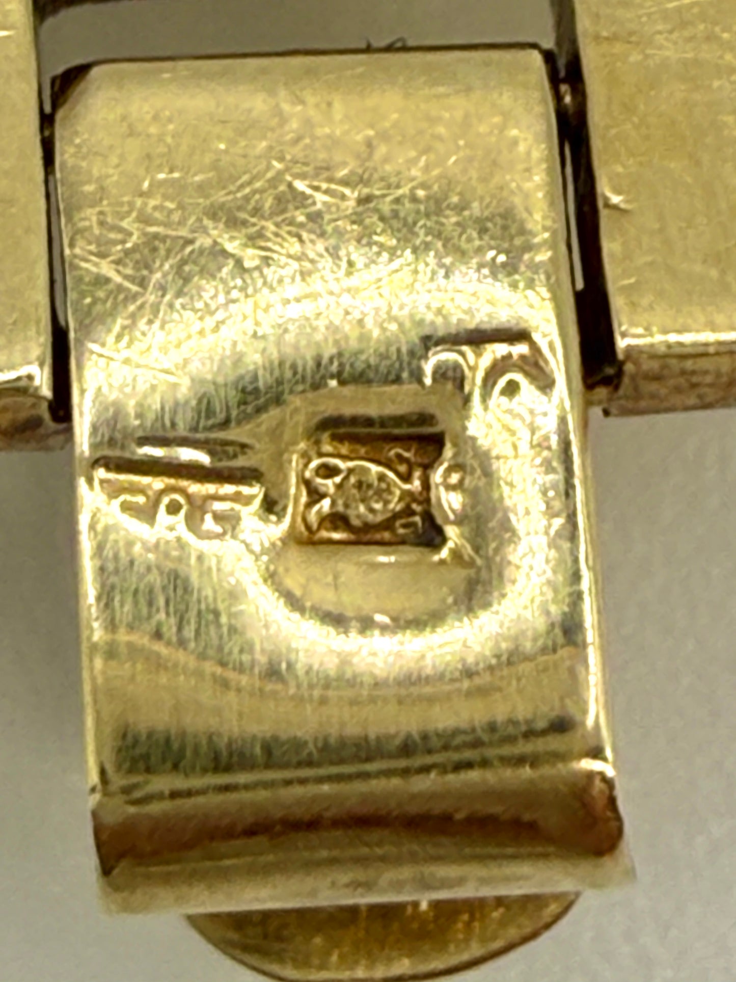 Art Deco Onyx and Gold Bracelet