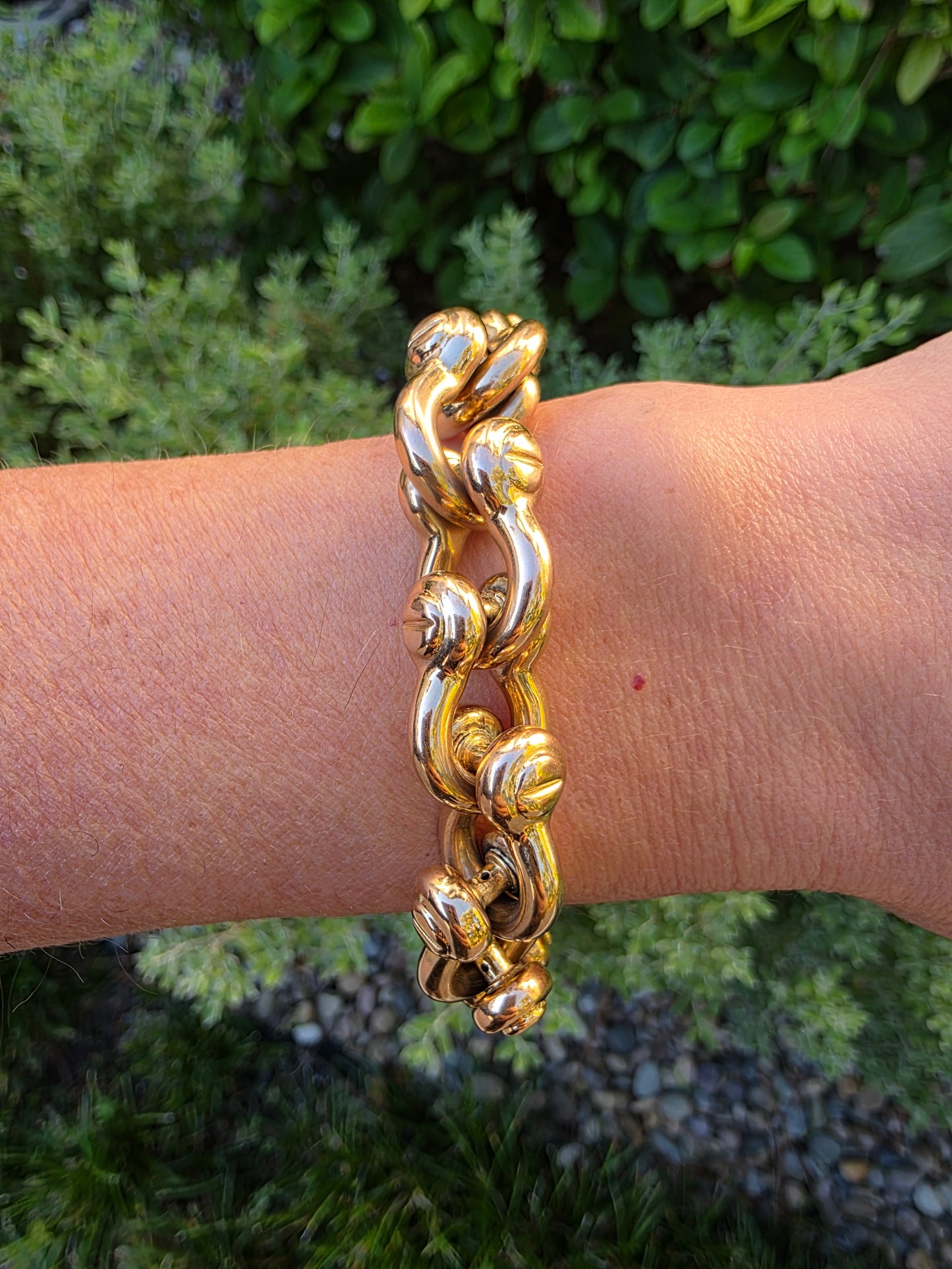 14K Horseshoe Shackle Bracelet
