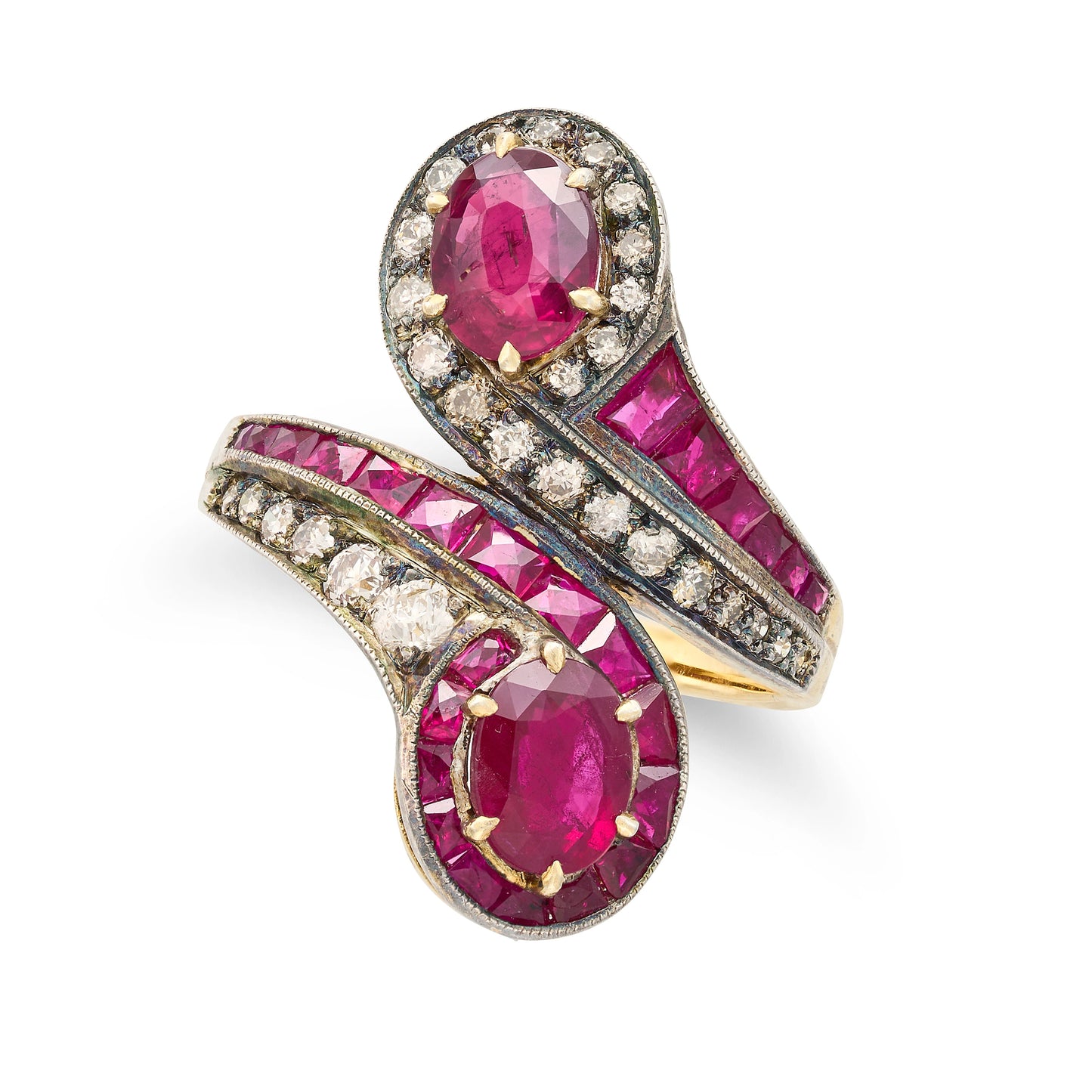 Antique Ruby ring in 18K