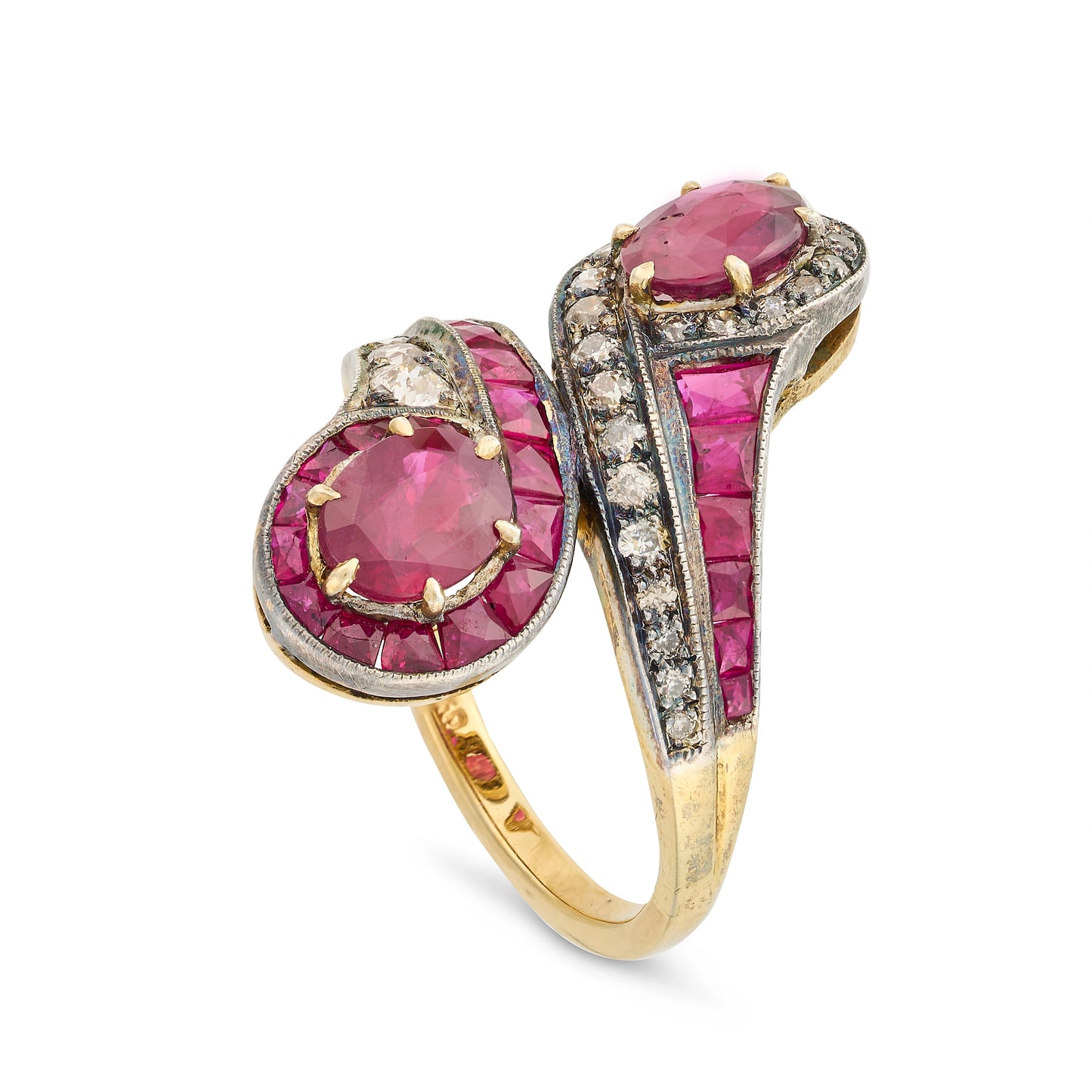 Antique Ruby ring in 18K