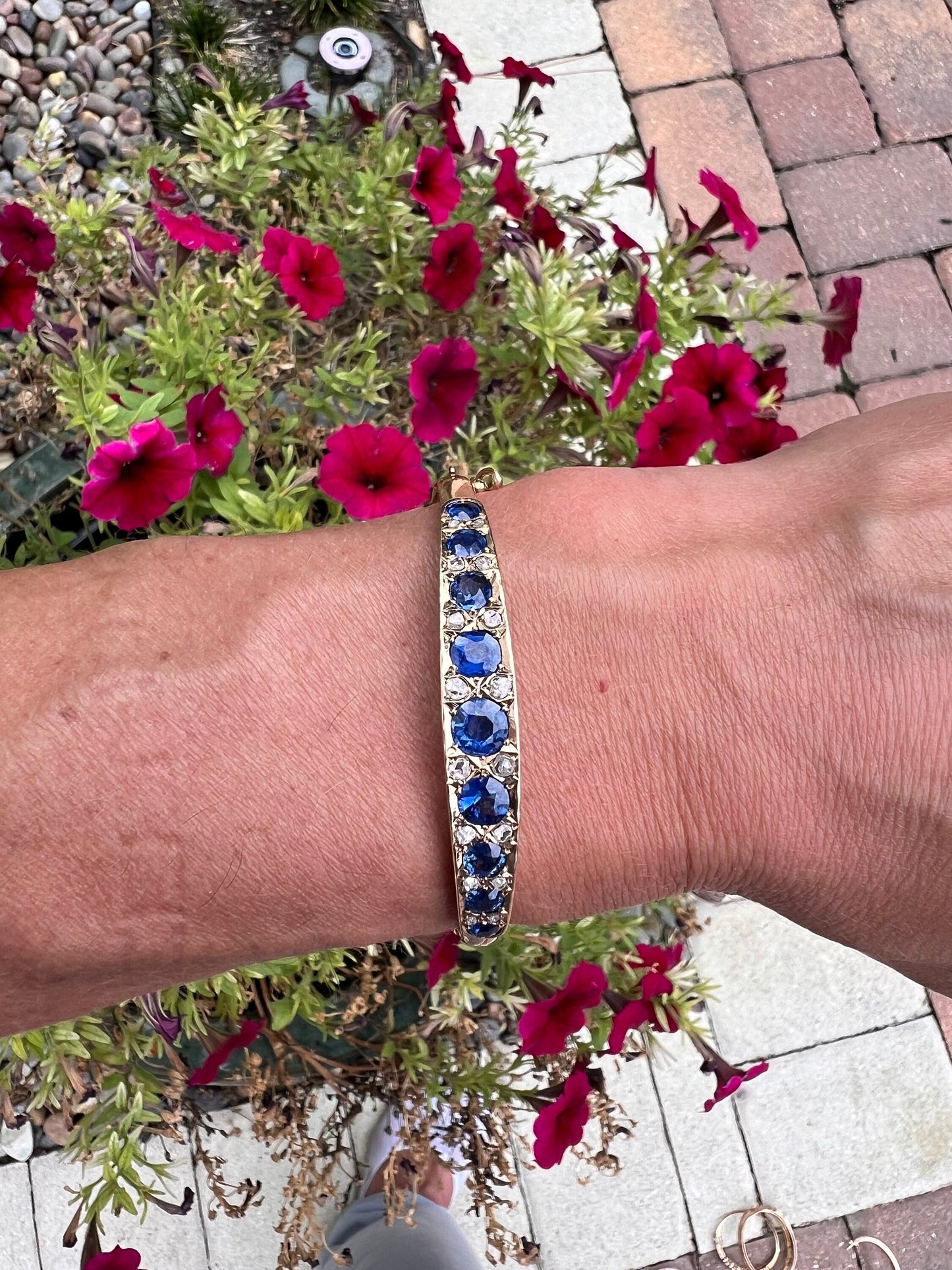 10 carat Antique Sapphire Corn Flower Blue Bangle with old cut diamonds set in Rose gold